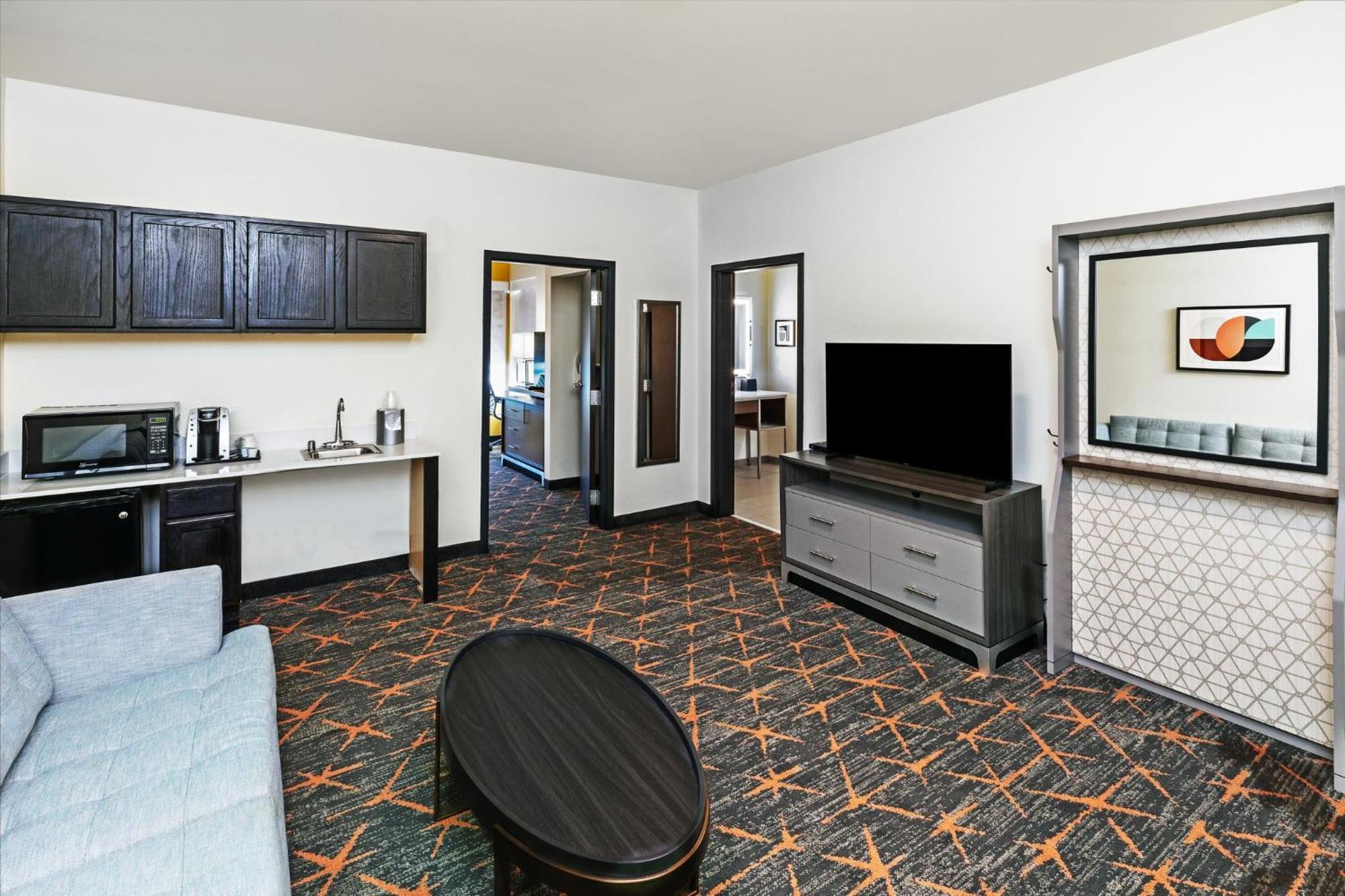 Holiday Inn Hotel & Suites Tulsa South By Ihg Exterior foto